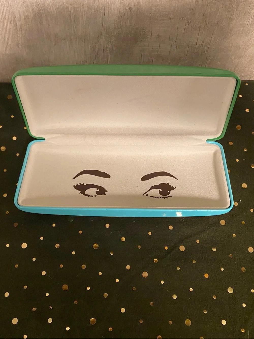 kate spade Glossy Green Hard Shell Eyeglass Case with Gold Logo